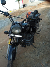 Jet Black Royal Enfield Bullet 350 ES
