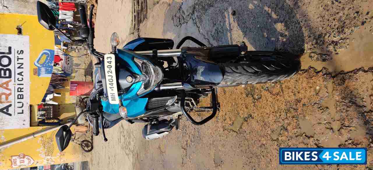 Cyan Metallic Yamaha FZ25