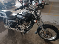 Black Bajaj Avenger 220 DTS-i