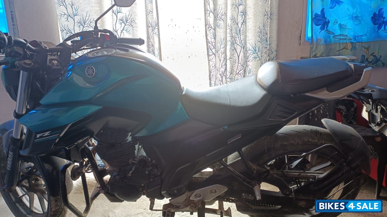 Yamaha FZ25