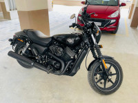 Black Harley Davidson Street 750