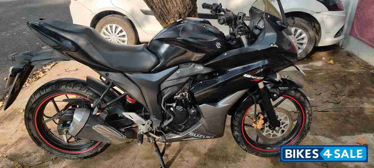 Suzuki Gixxer SF