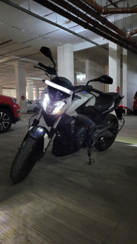 White Bajaj Dominar 400 ABS BS6