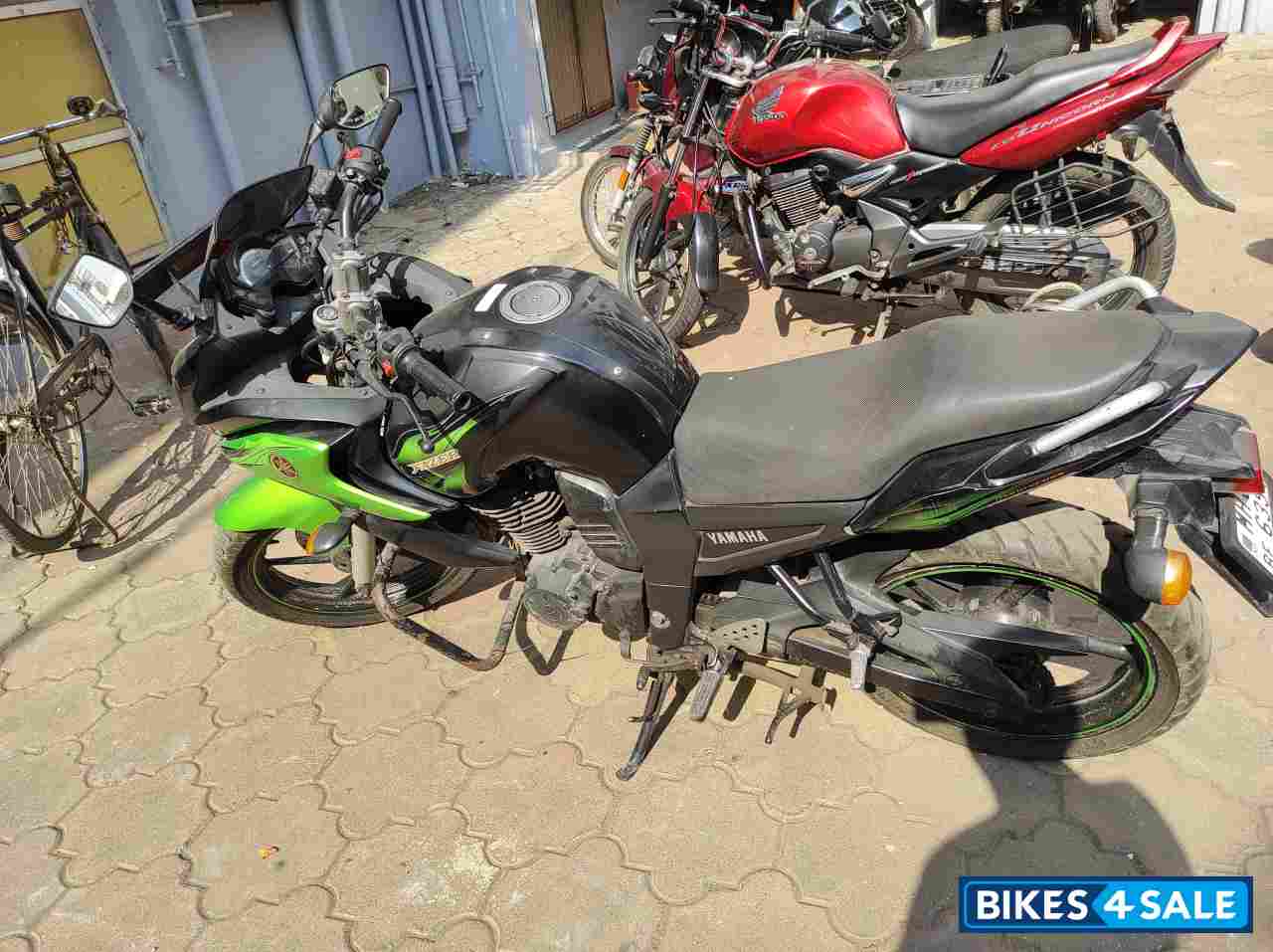 Green Black Yamaha Fazer FZ16ST