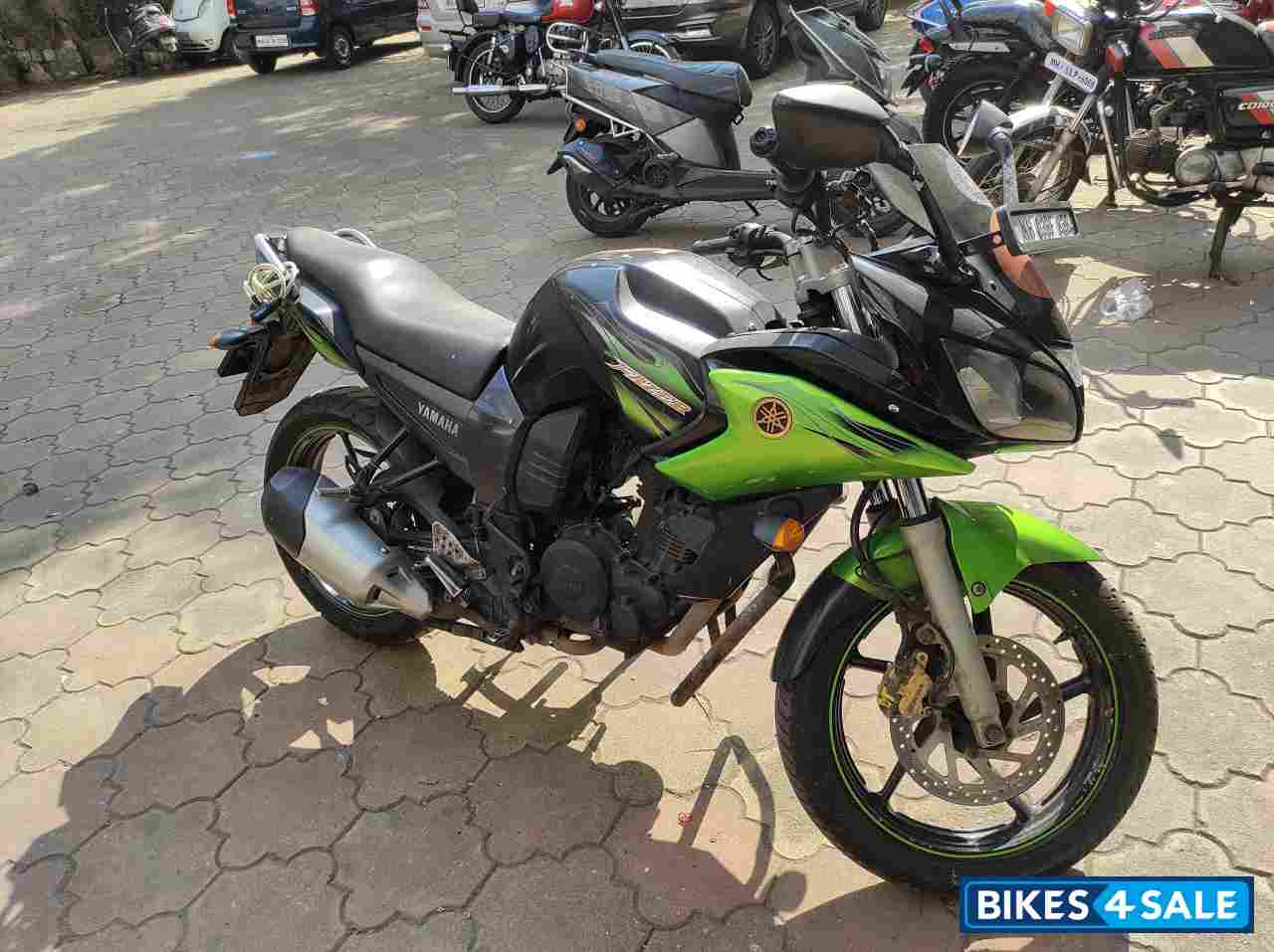 Green Black Yamaha Fazer FZ16ST