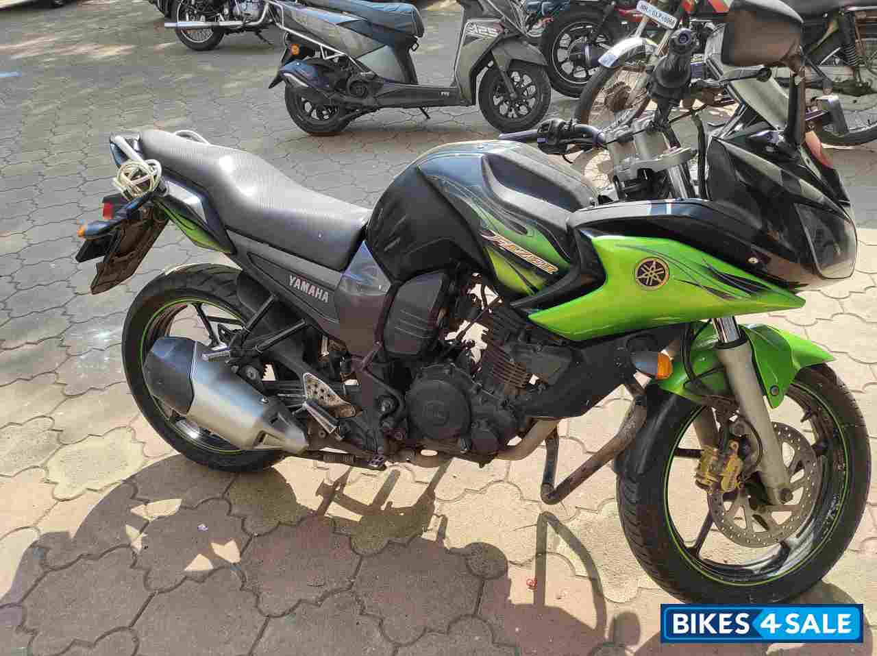 Green Black Yamaha Fazer FZ16ST