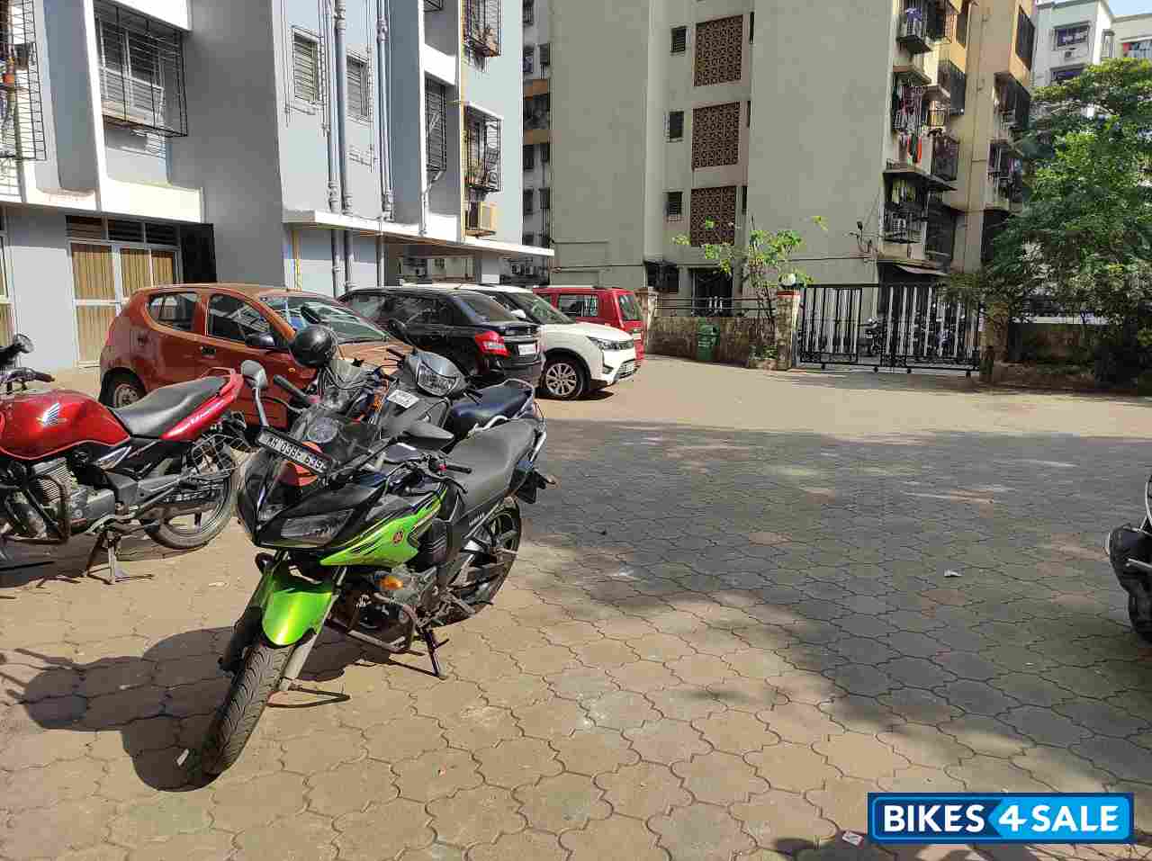 Green Black Yamaha Fazer FZ16ST