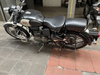 Black Royal Enfield Classic 500
