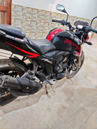 Black TVS Apache RTR 200 4V Race Edition 2.0