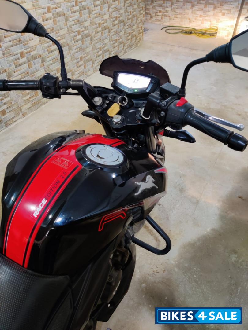 Black TVS Apache RTR 200 4V Race Edition 2.0