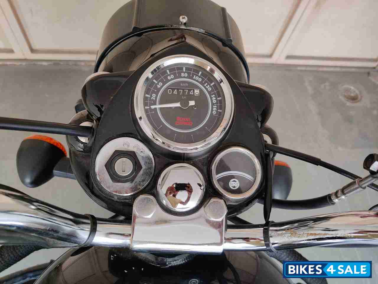 Black Royal Enfield Bullet 350