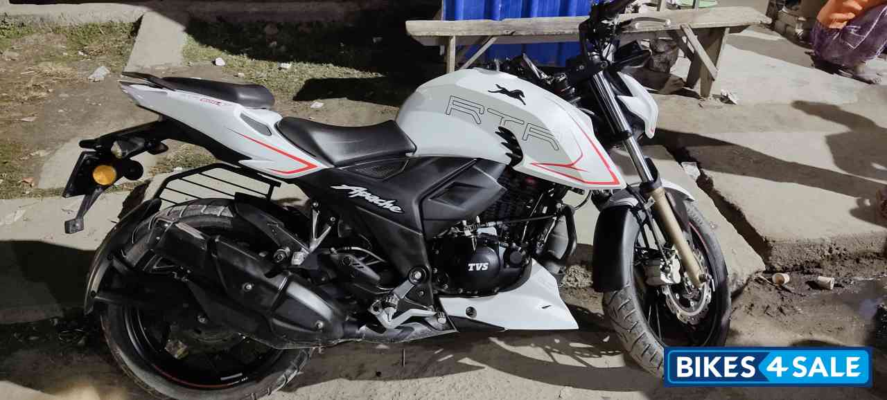 TVS Apache RTR 200 4V