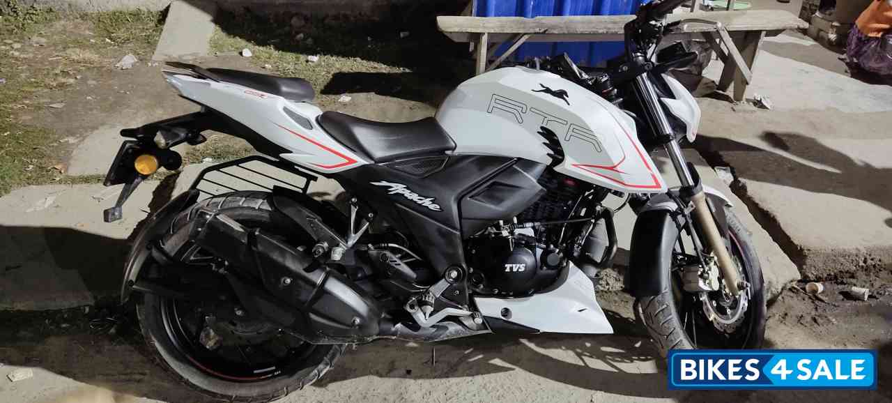 TVS Apache RTR 200 4V