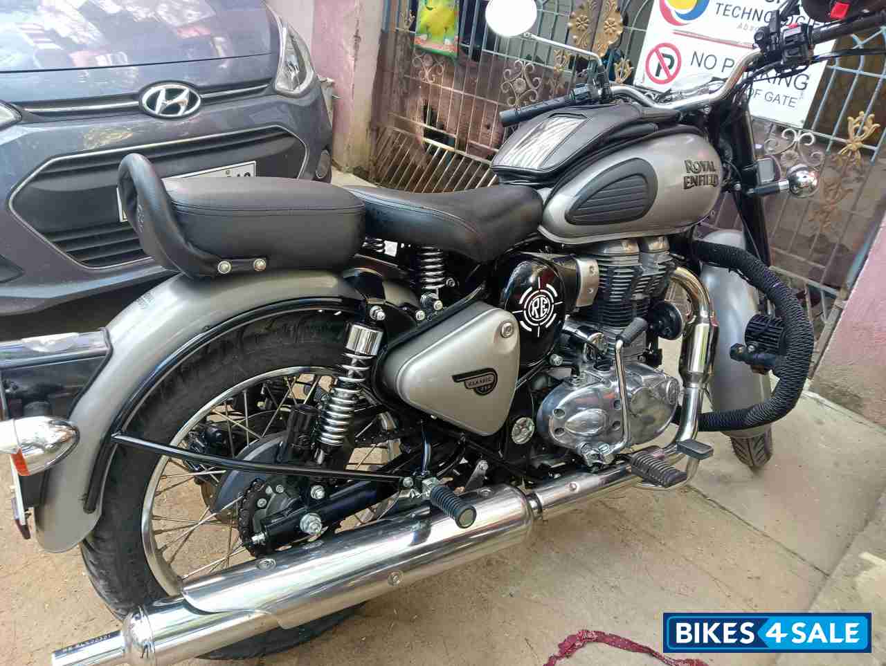 Royal Enfield Classic Gunmetal Grey Royal Enfield Classic Gunmetal Grey