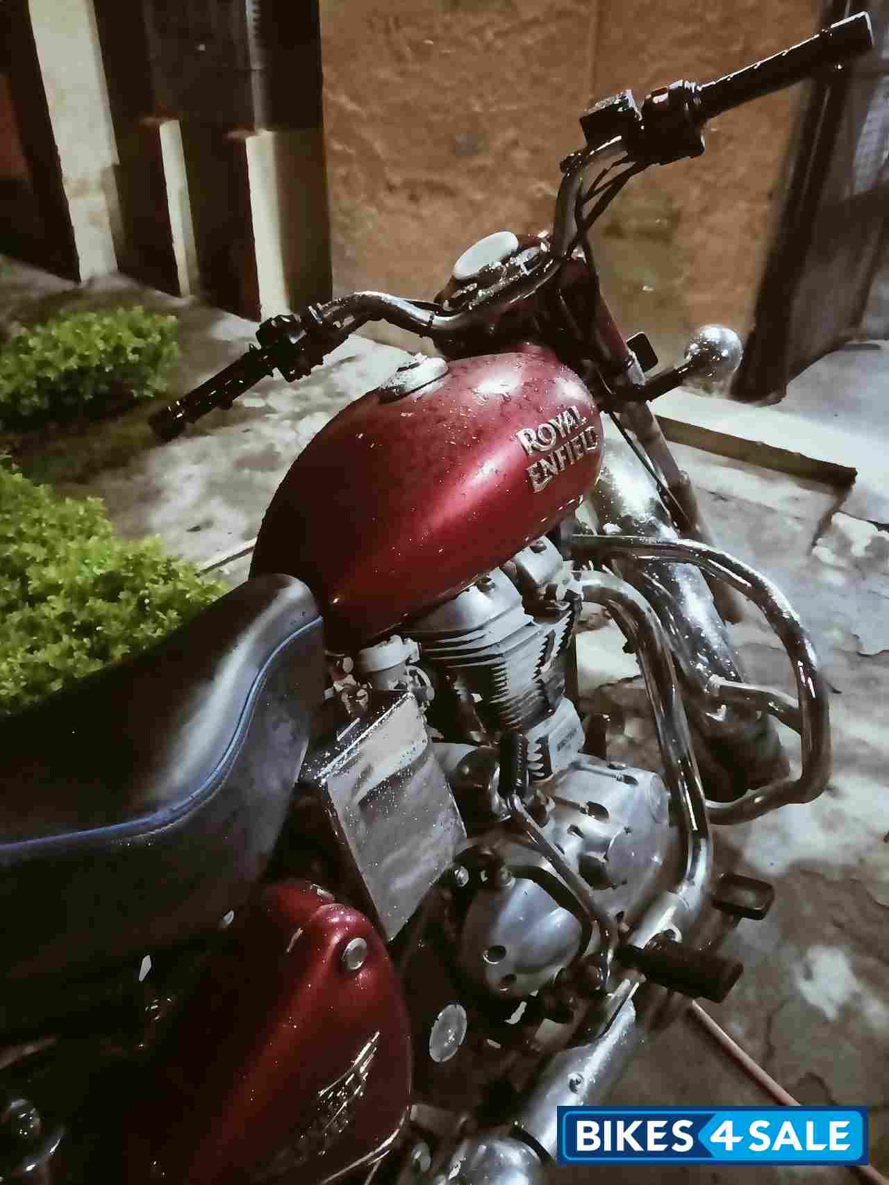 Red Royal Enfield Bullet Electra Twinspark