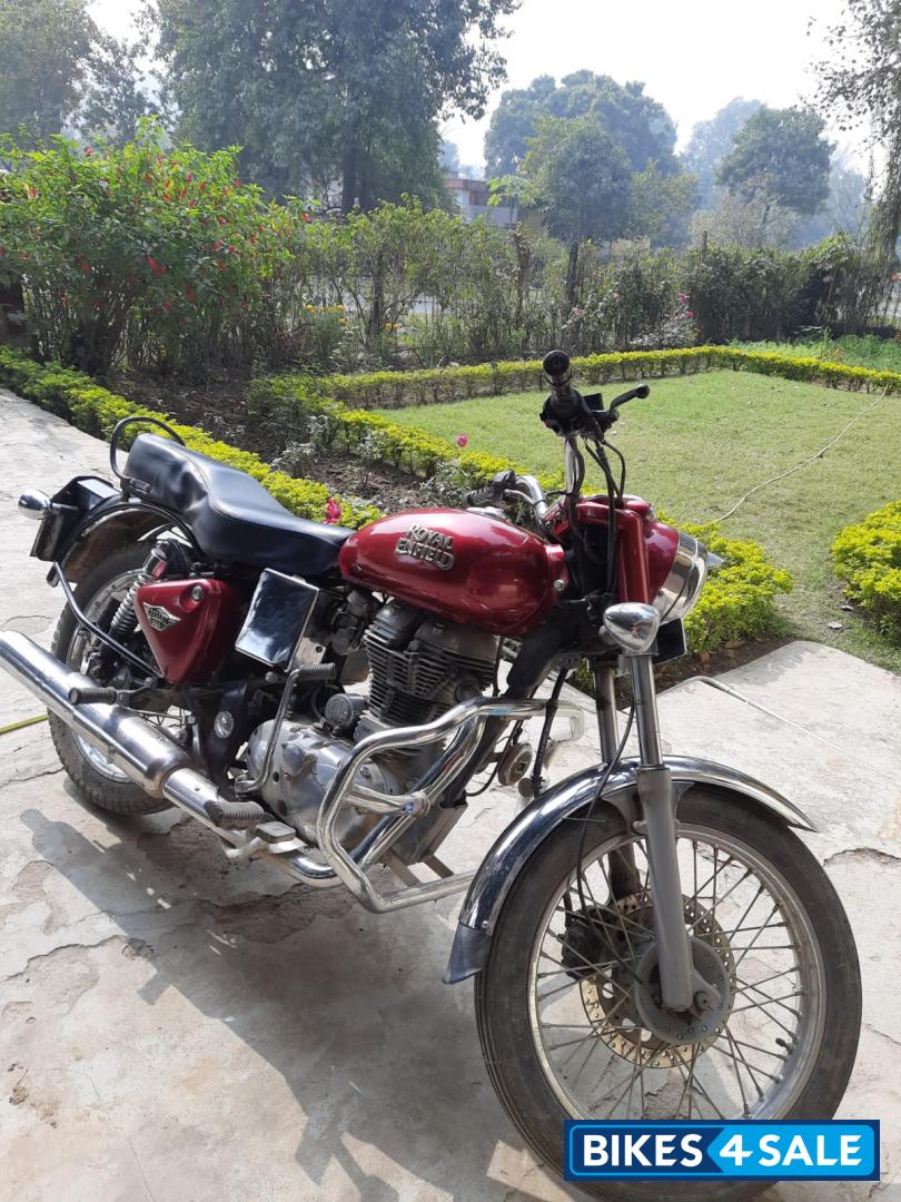 Red Royal Enfield Bullet Electra Twinspark