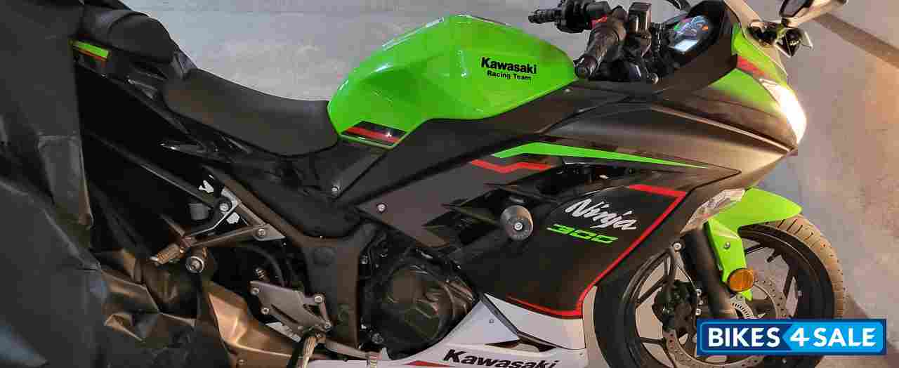 Kawasaki Ninja 300 BS6