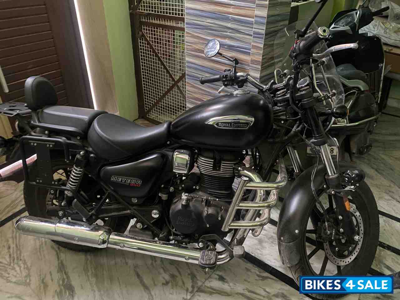 Matt Black Royal Enfield Meteor 350 Stellar