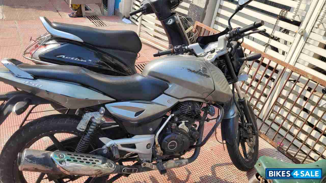 Bajaj Pulsar 150