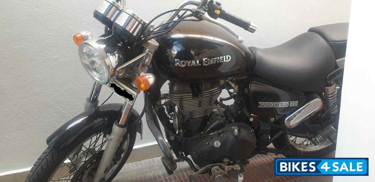 Black Royal Enfield Thunderbird 500 Black Royal Enfield Thunderbird 500