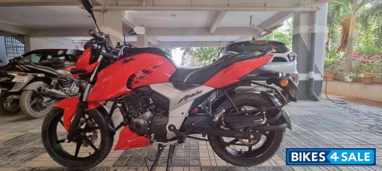 TVS Apache RTR 160 4V