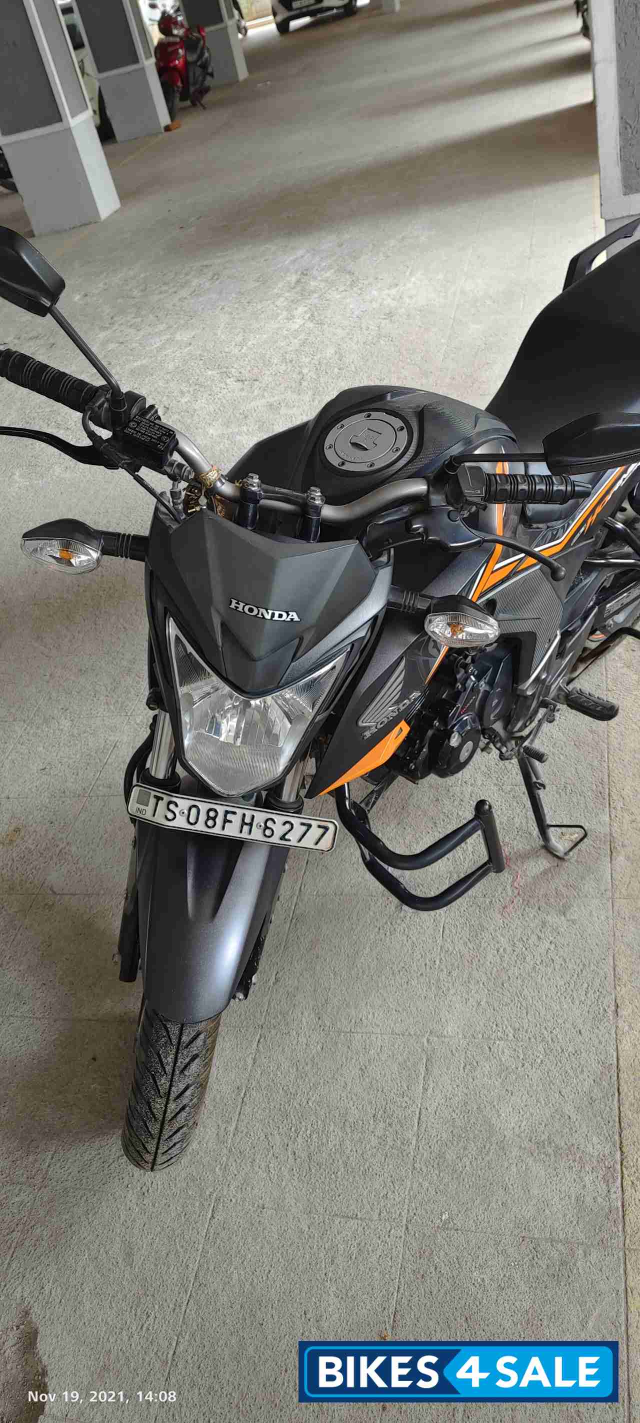 Honda CB Hornet 160R Honda CB Hornet 160R