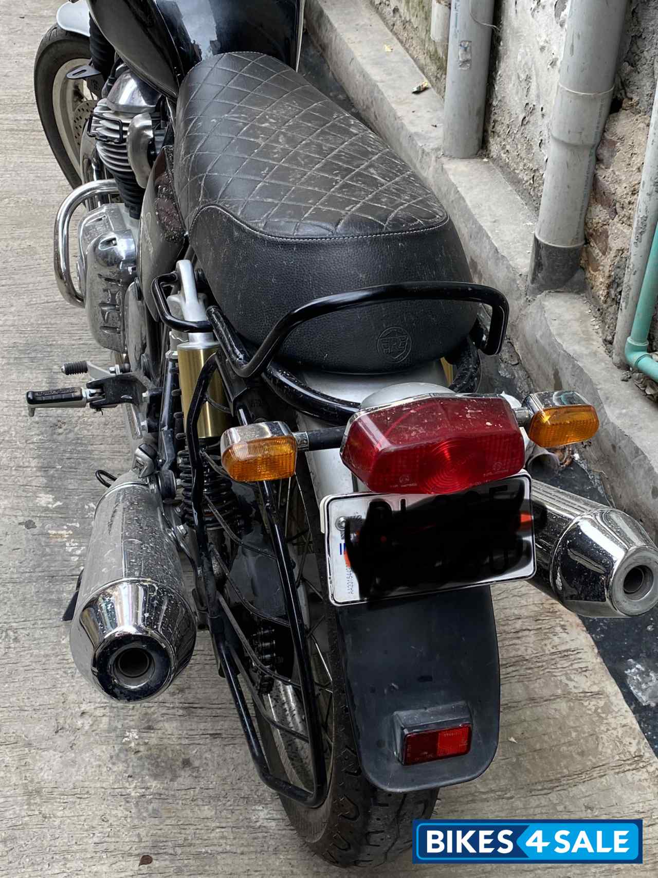 Black Royal Enfield Interceptor 650 Twin