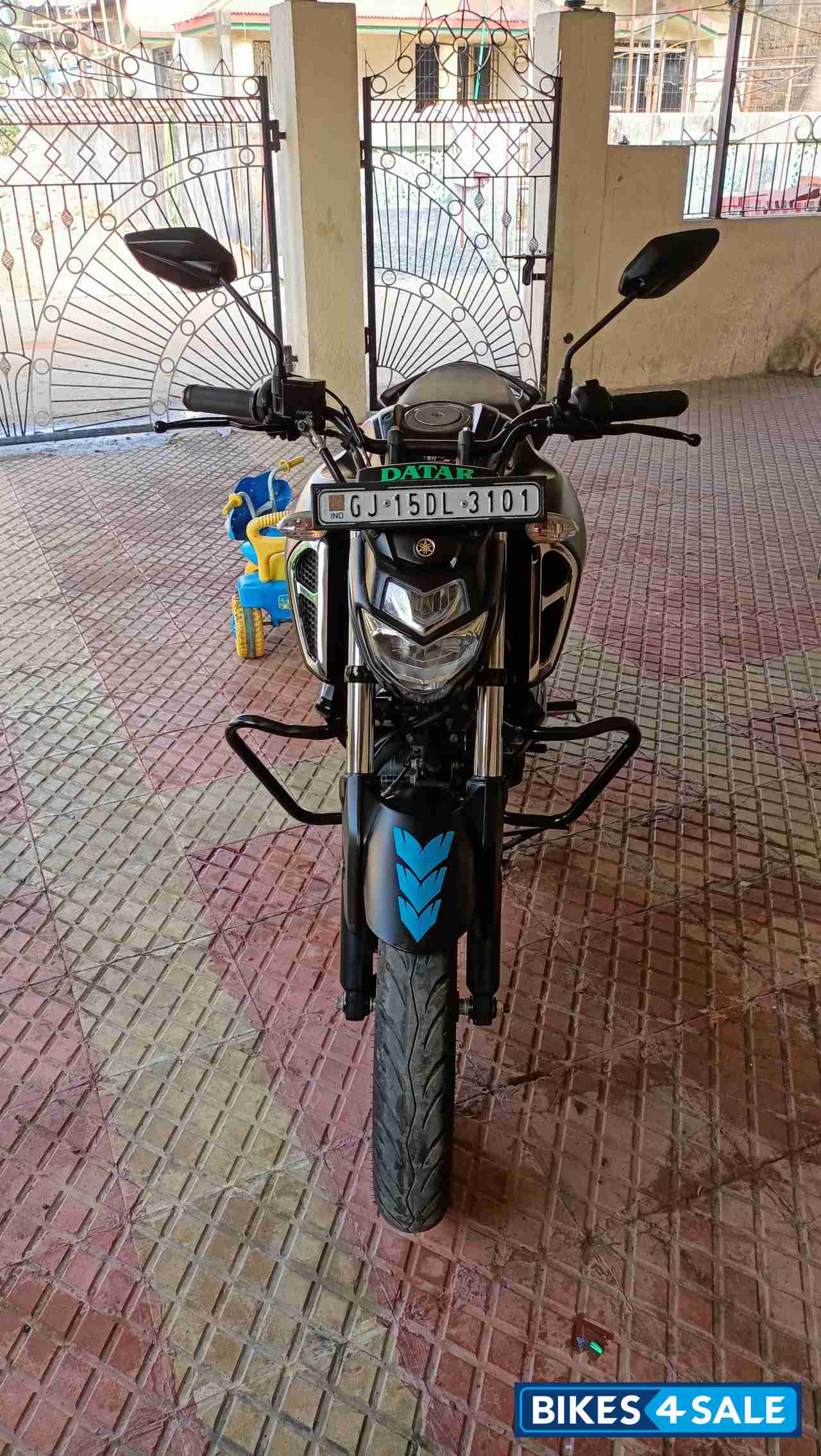 Mat Black Yamaha FZ-S