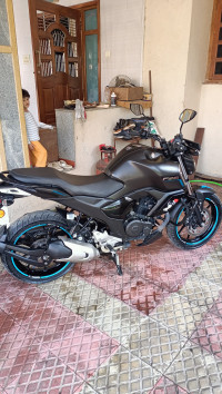 Mat Black Yamaha FZ-S