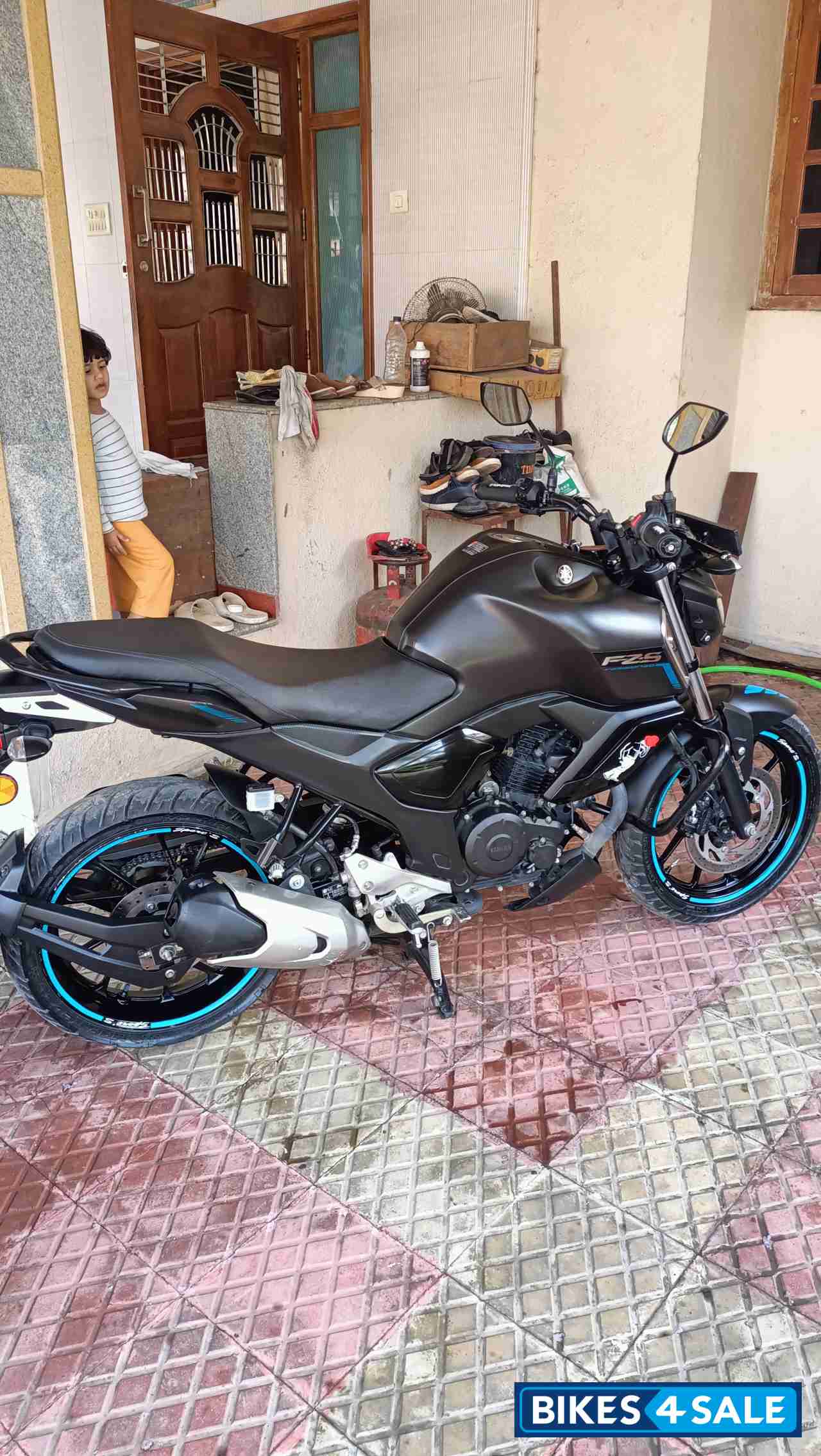 Mat Black Yamaha FZ-S