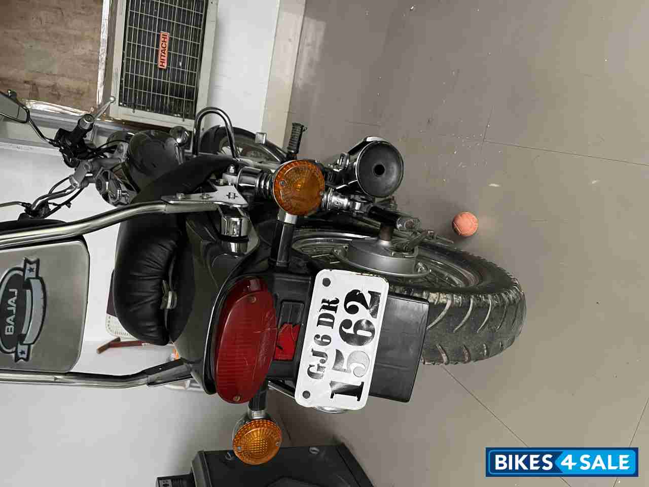 Bajaj Avenger 200 DTS-i