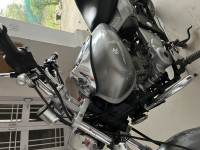 Bajaj Avenger 200 DTS-i