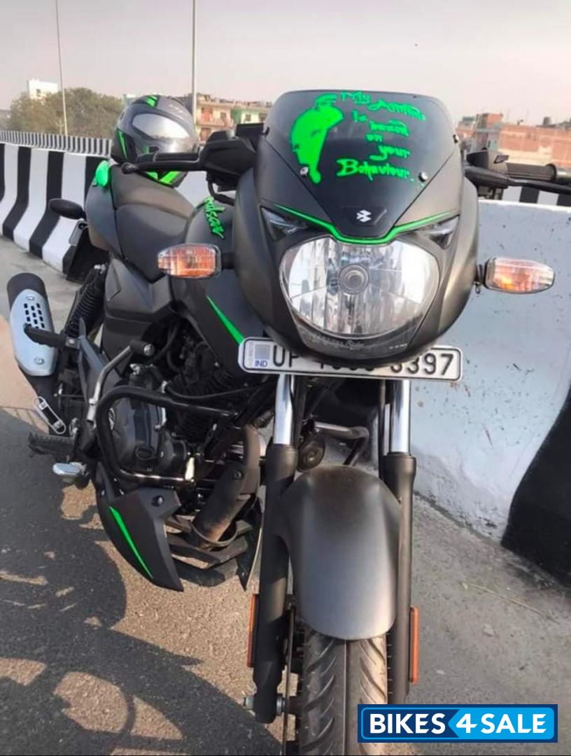 Bajaj Pulsar 125 Split Seat