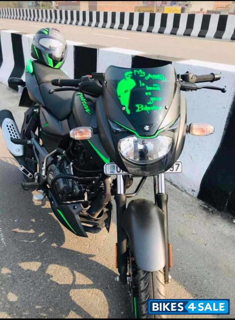 Bajaj Pulsar 125 Split Seat