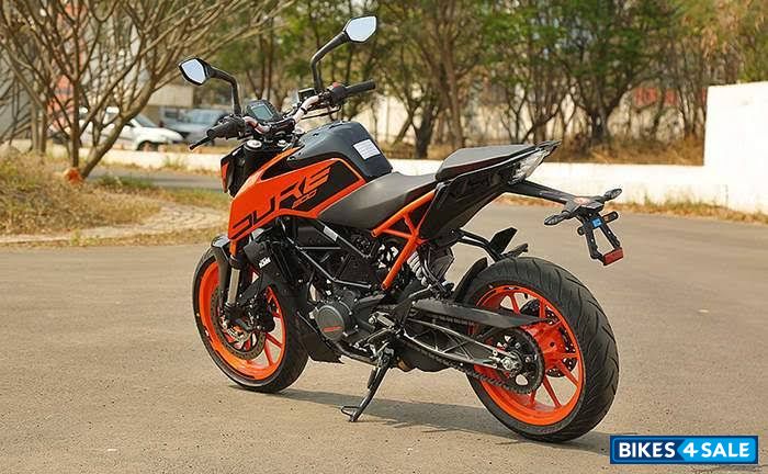 Orange Black KTM Duke 200 2020
