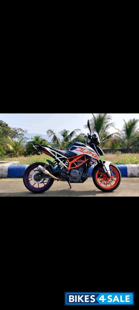White KTM Duke 390