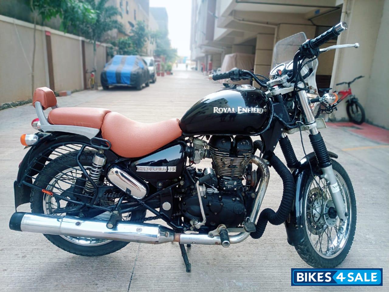Black Royal Enfield Thunderbird 350