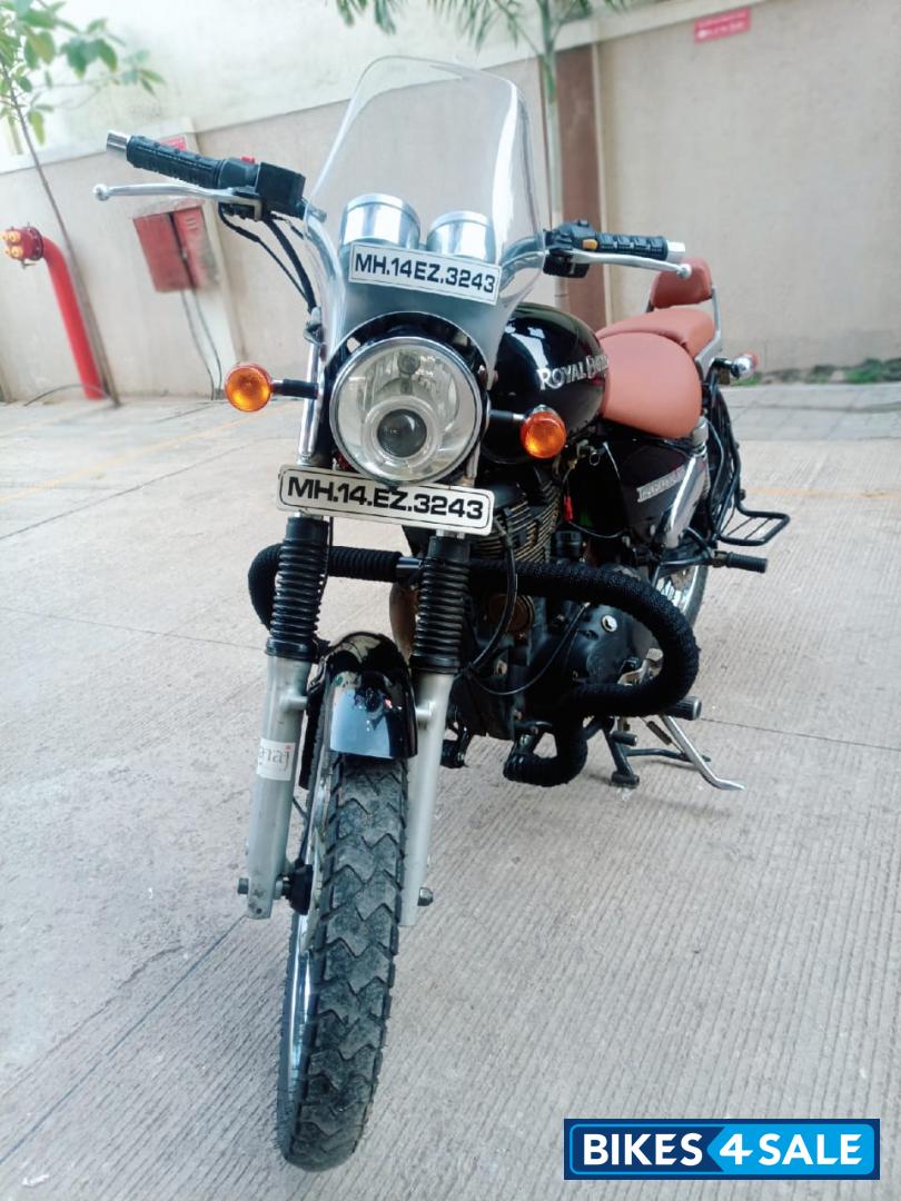 Black Royal Enfield Thunderbird 350