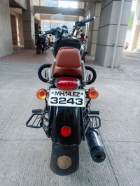 Black Royal Enfield Thunderbird 350
