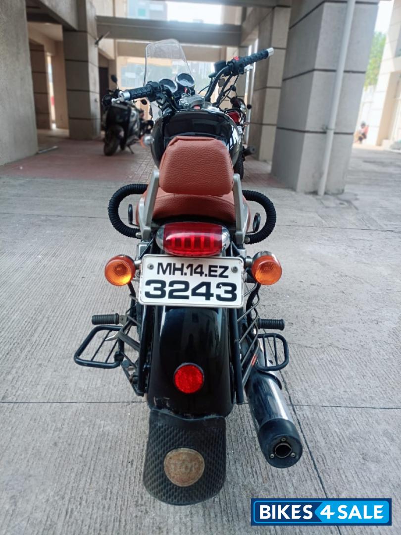 Black Royal Enfield Thunderbird 350