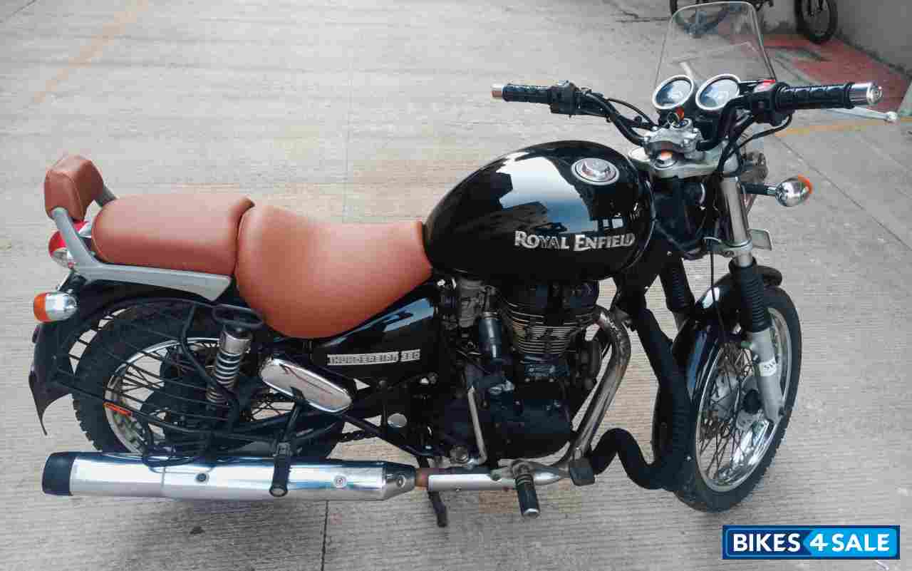 Black Royal Enfield Thunderbird 350