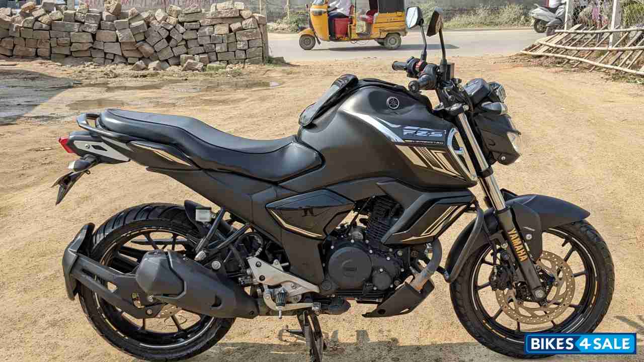 Dark Knight / Black Yamaha FZ-S FI V3 BS6