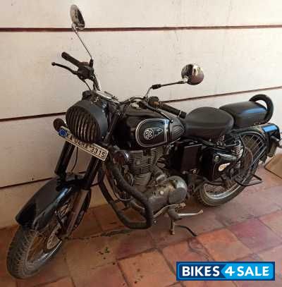 Black Royal Enfield Classic 350