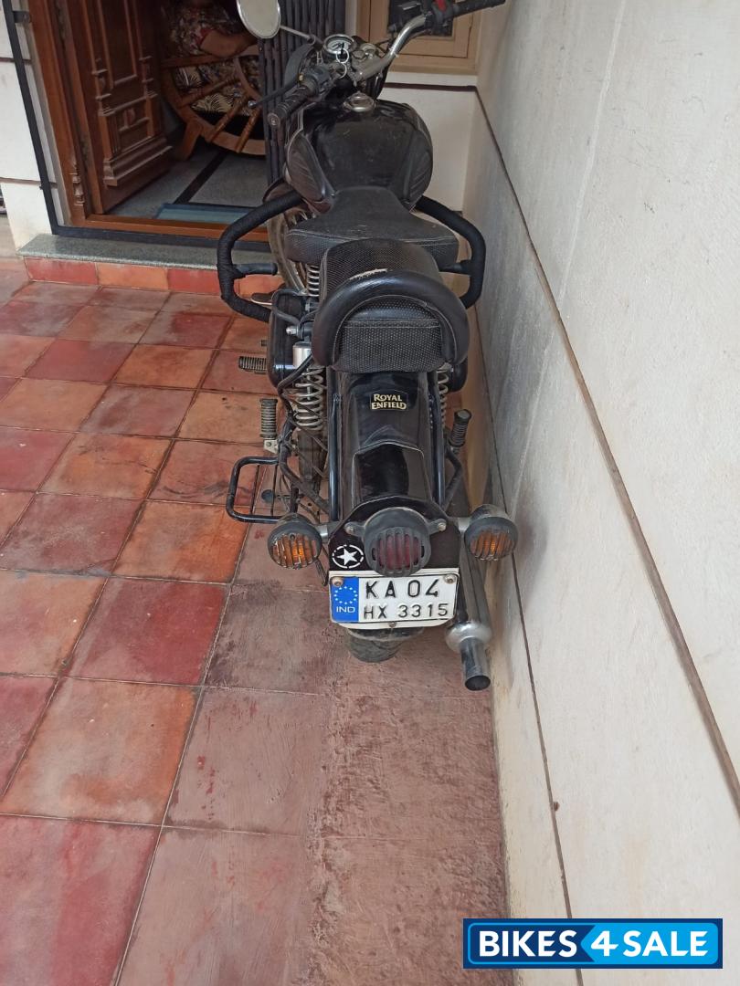 Black Royal Enfield Classic 350