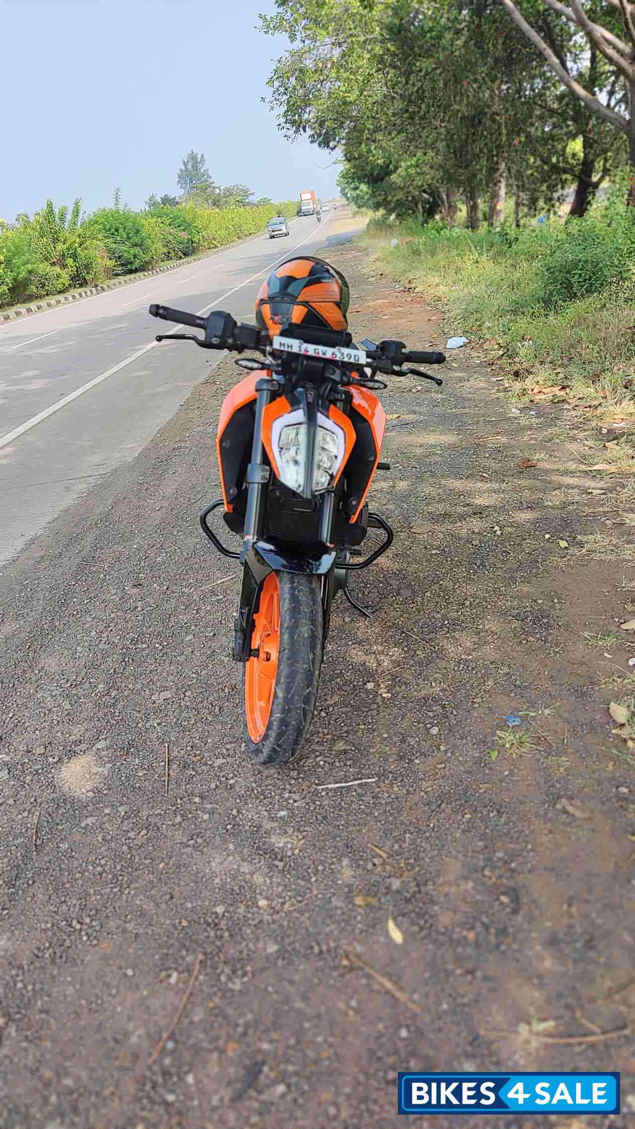 Orange KTM Duke 390
