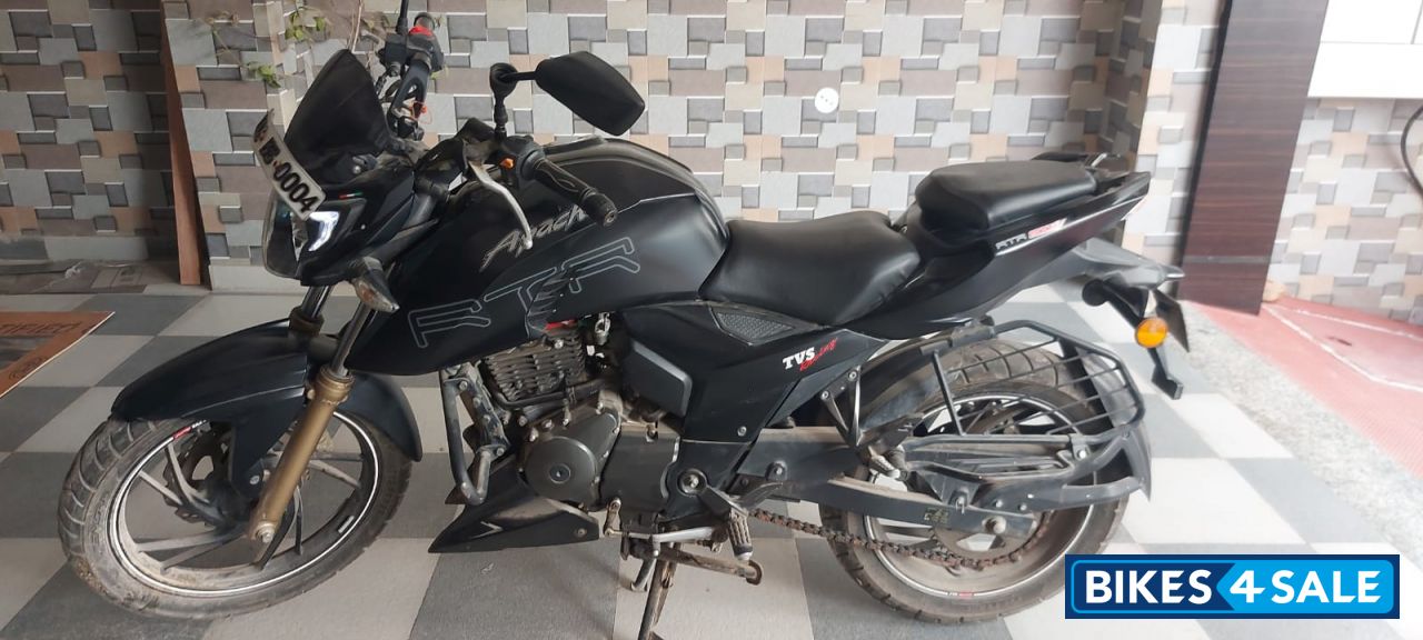 Matte Black TVS Apache RTR 200 4V
