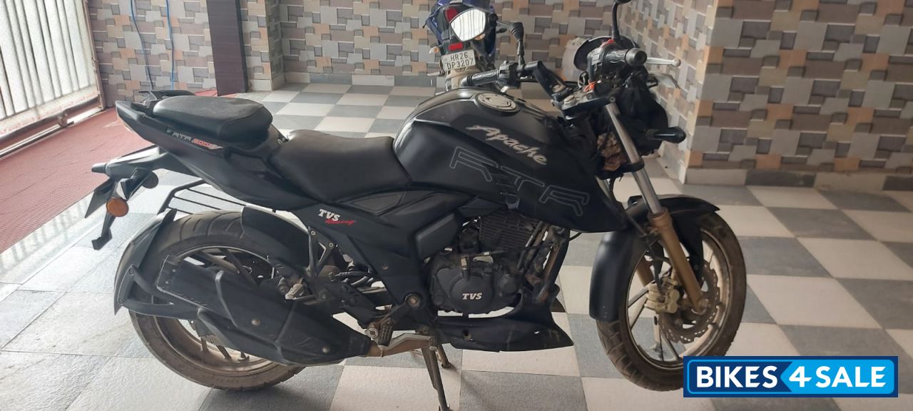 Matte Black TVS Apache RTR 200 4V