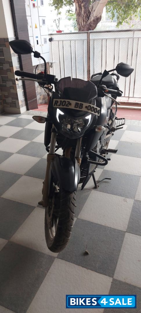 Matte Black TVS Apache RTR 200 4V