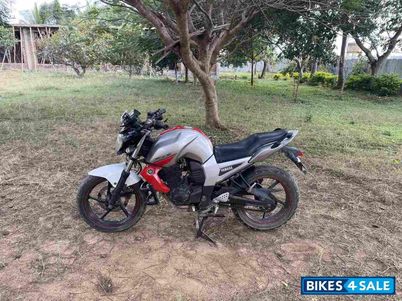 Red Silver Yamaha FZ-S