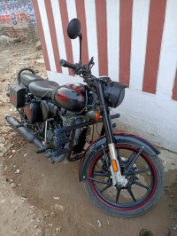 Stealth Black Royal Enfield Classic Stealth Black